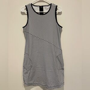 Tommy Bahama Islandzone black & white stripe dress size small.